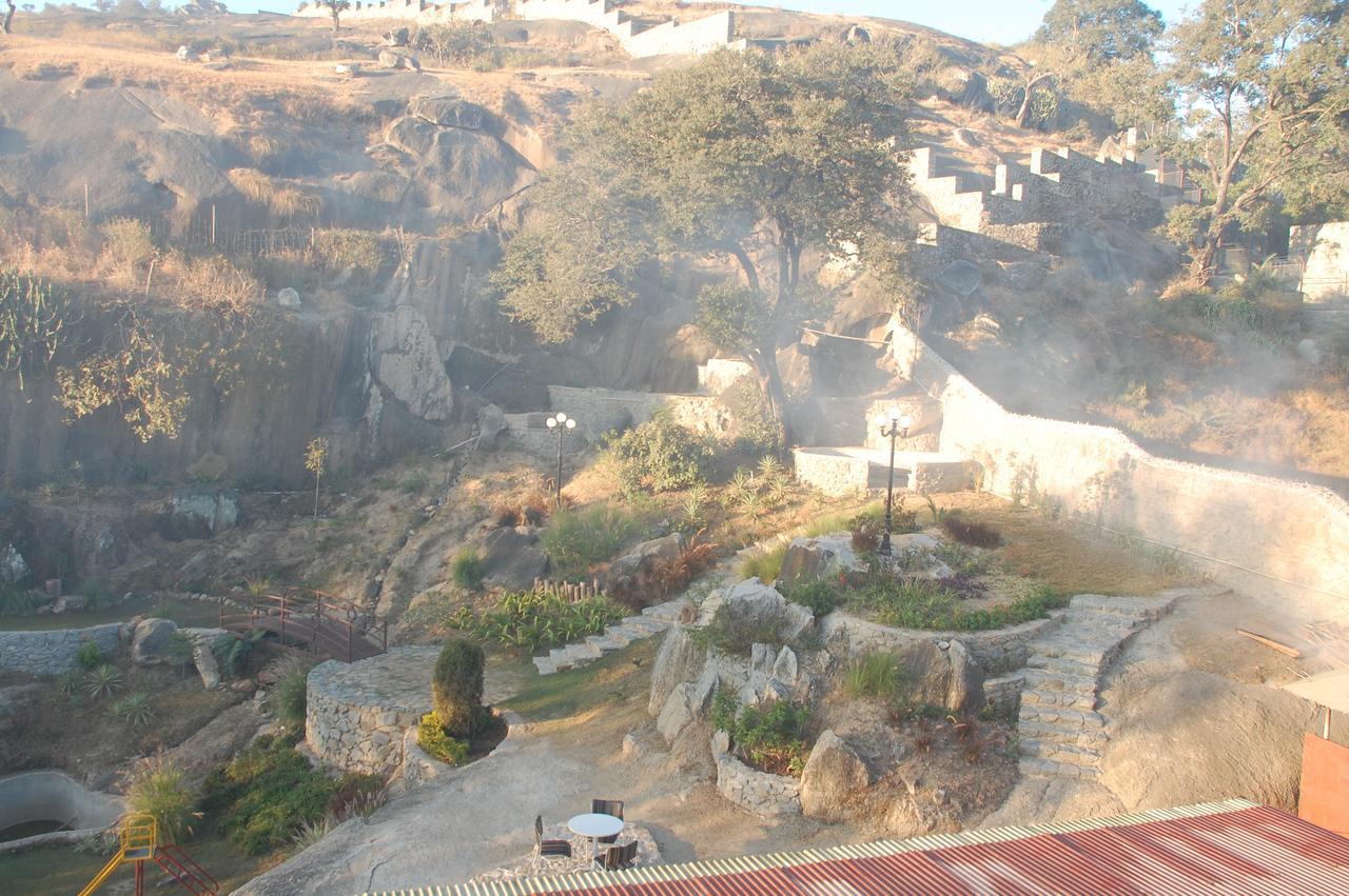 Hotel Karnavati Monte Abu Exterior foto