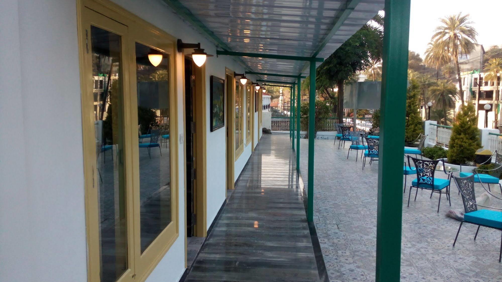 Hotel Karnavati Monte Abu Exterior foto